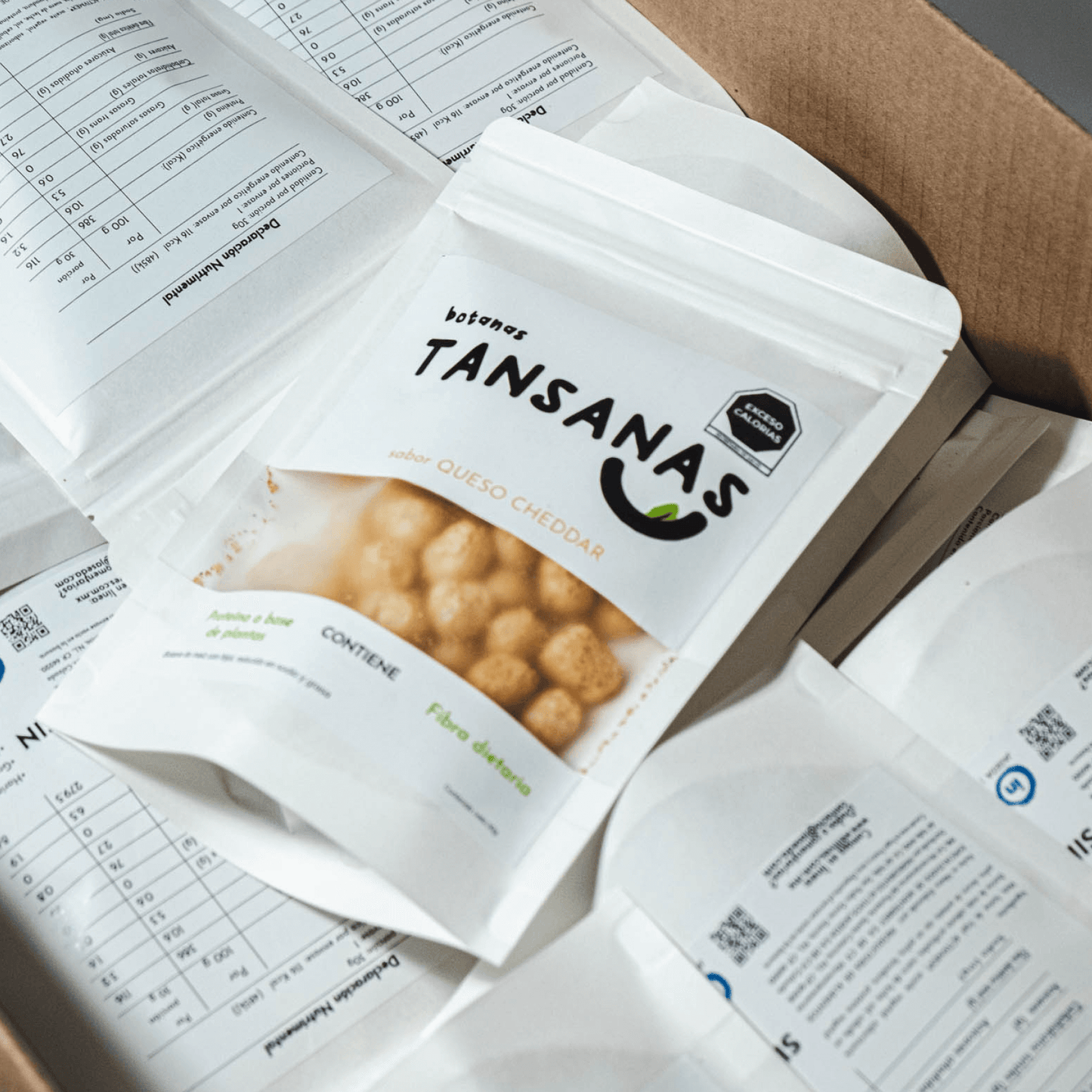 Caja 30 pz Botanas Tansanas – Queso Cheddar